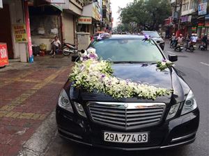Trang Trí Hoa Xe Cưới HXC08