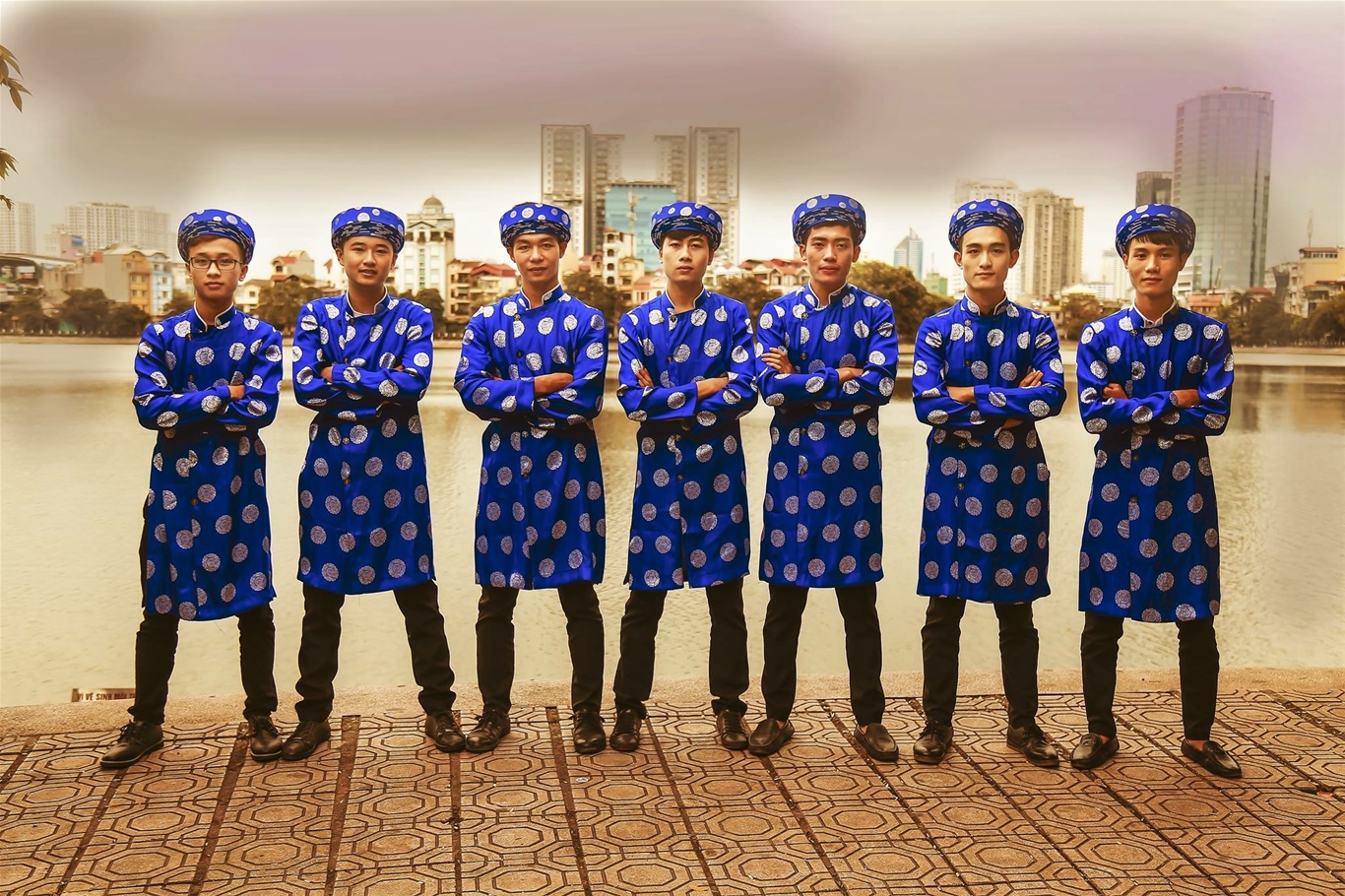 áo the khăn xếp nam cưới hỏi lại hằng