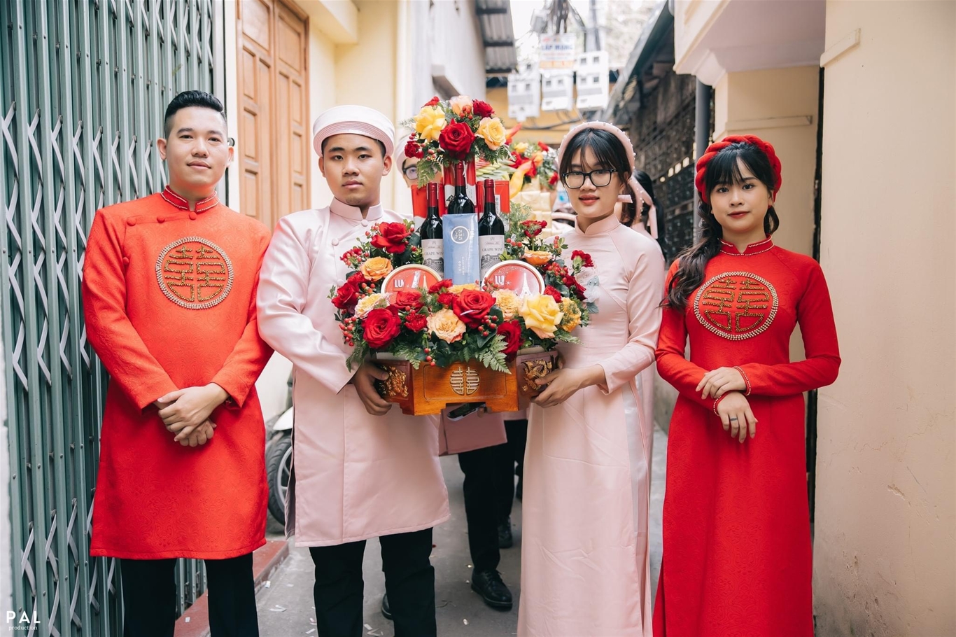 Áo dài form vest cưới hỏi lại hằng